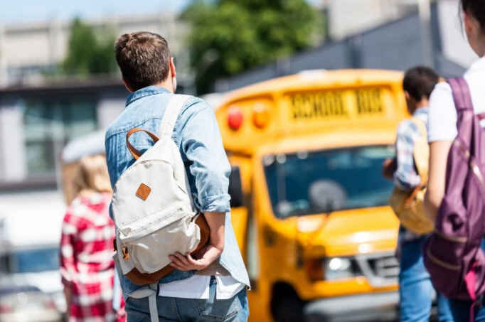 最新报告：超过七成加拿大青少年曾被欺凌　儿童贫困率上升