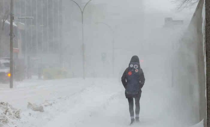 大蒙特利尔地区发布雪飑预警  能见度接近零！