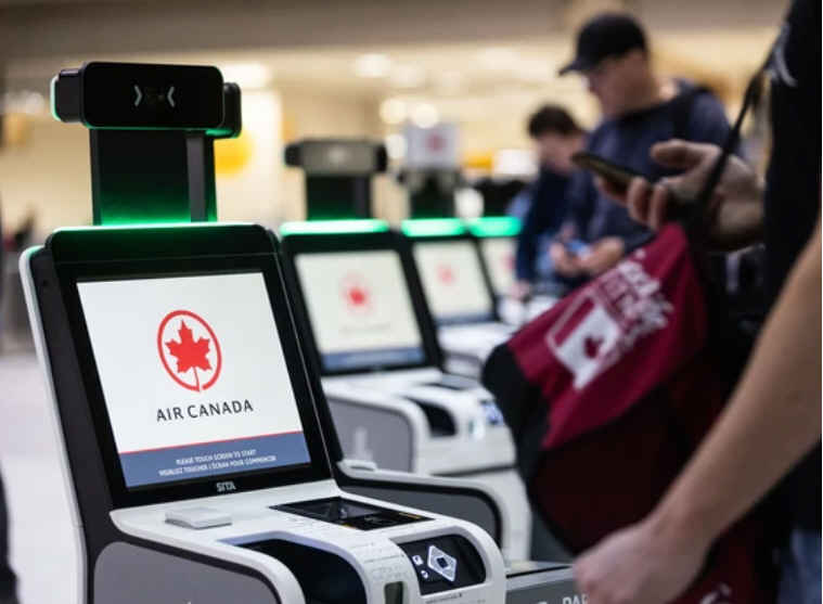 罢工威胁升级  加航空乘人员周一在全国4大机场无声抗议