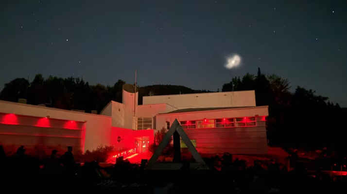 魁北克上空出现神秘亮光   引发UFO疑云